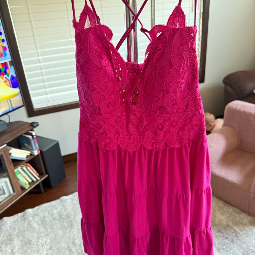 Zenana Outfitters Fuchsia Lace Tiered Tank